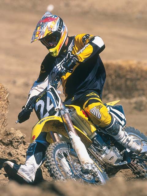 164_0402_jday_24z+2004_suzuki_rm_z250+front_right_under_view.jpg