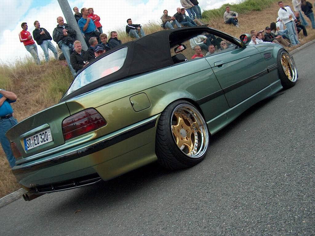 pics-max-1596-165826-bmw-e36-cabriolet-green-and-chrome-wheels.jpg